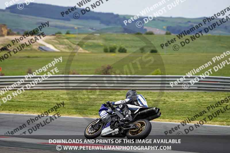 cadwell no limits trackday;cadwell park;cadwell park photographs;cadwell trackday photographs;enduro digital images;event digital images;eventdigitalimages;navarra;no limits trackdays;peter wileman photography;racing digital images;trackday digital images;trackday photos